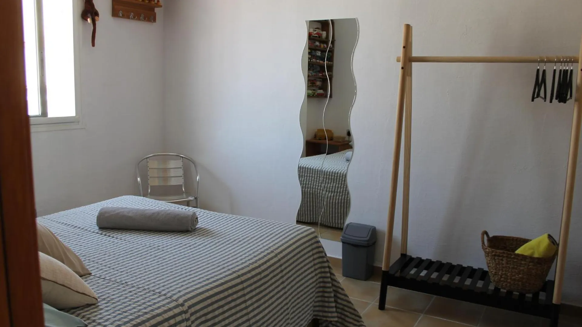 Habitacion En Piso Compartido Room In Shared Flat Торремолинос